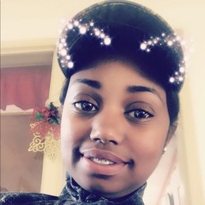 Meet your Posher, Raquel